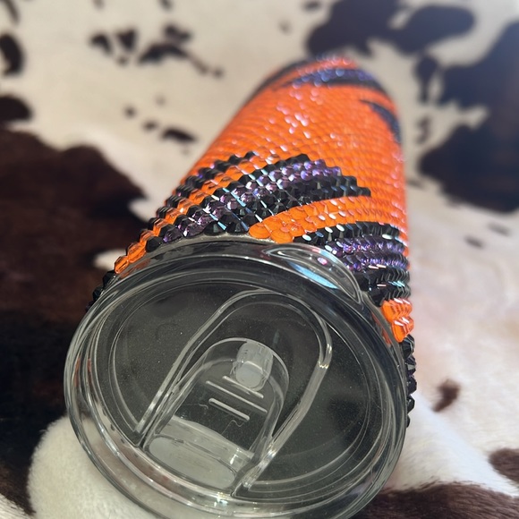 20 ounce rhinestone tumbler. Halloween/pumpkin theamed - Picture 2 of 4